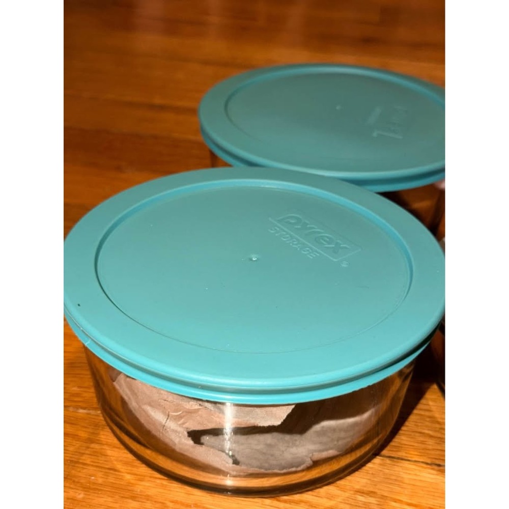 Pyrex Glass Storage Containers with Lids - Picture 4 of 6
